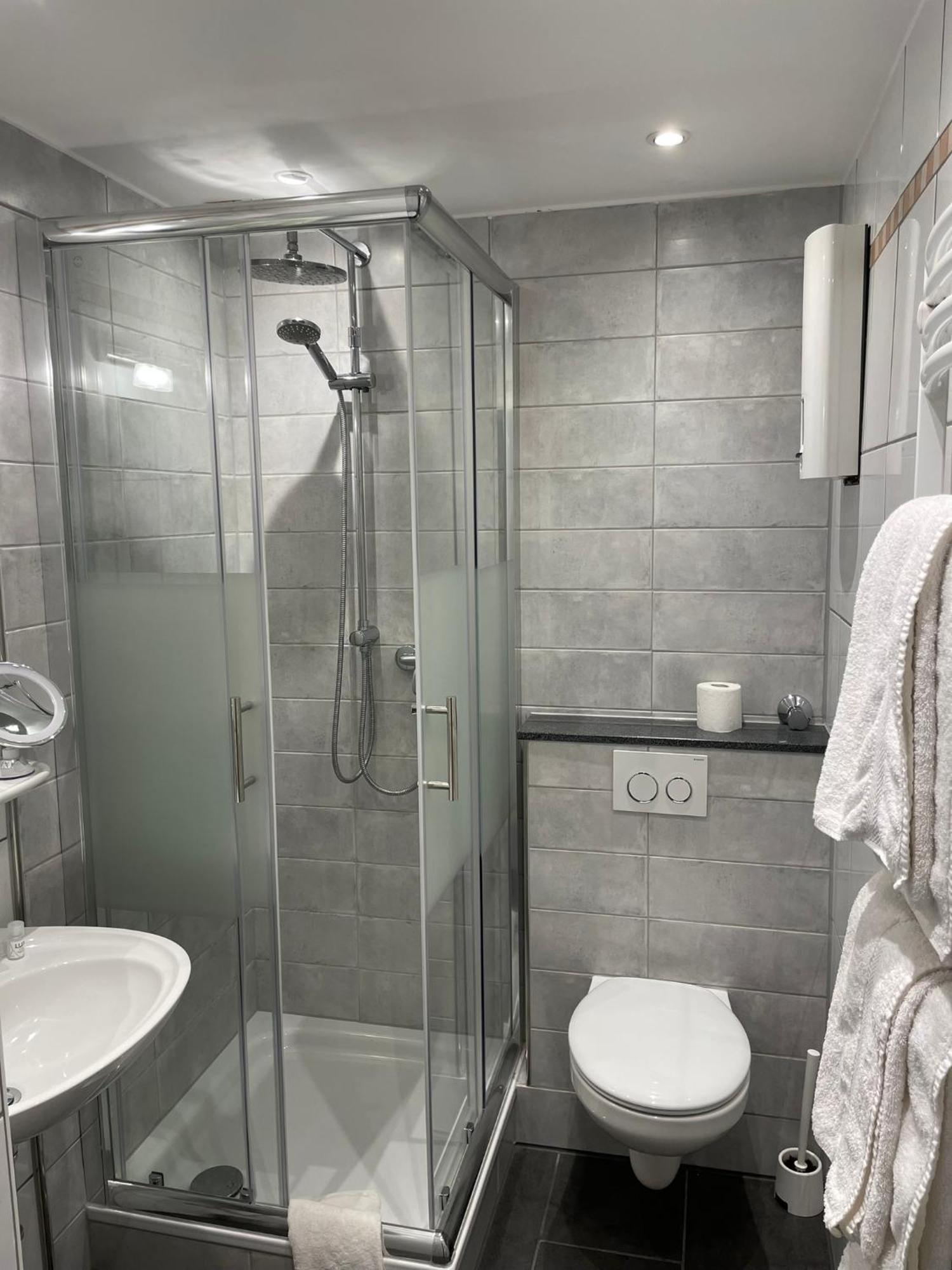 Apartmenthaus Sonnen Дюссельдорф Экстерьер фото